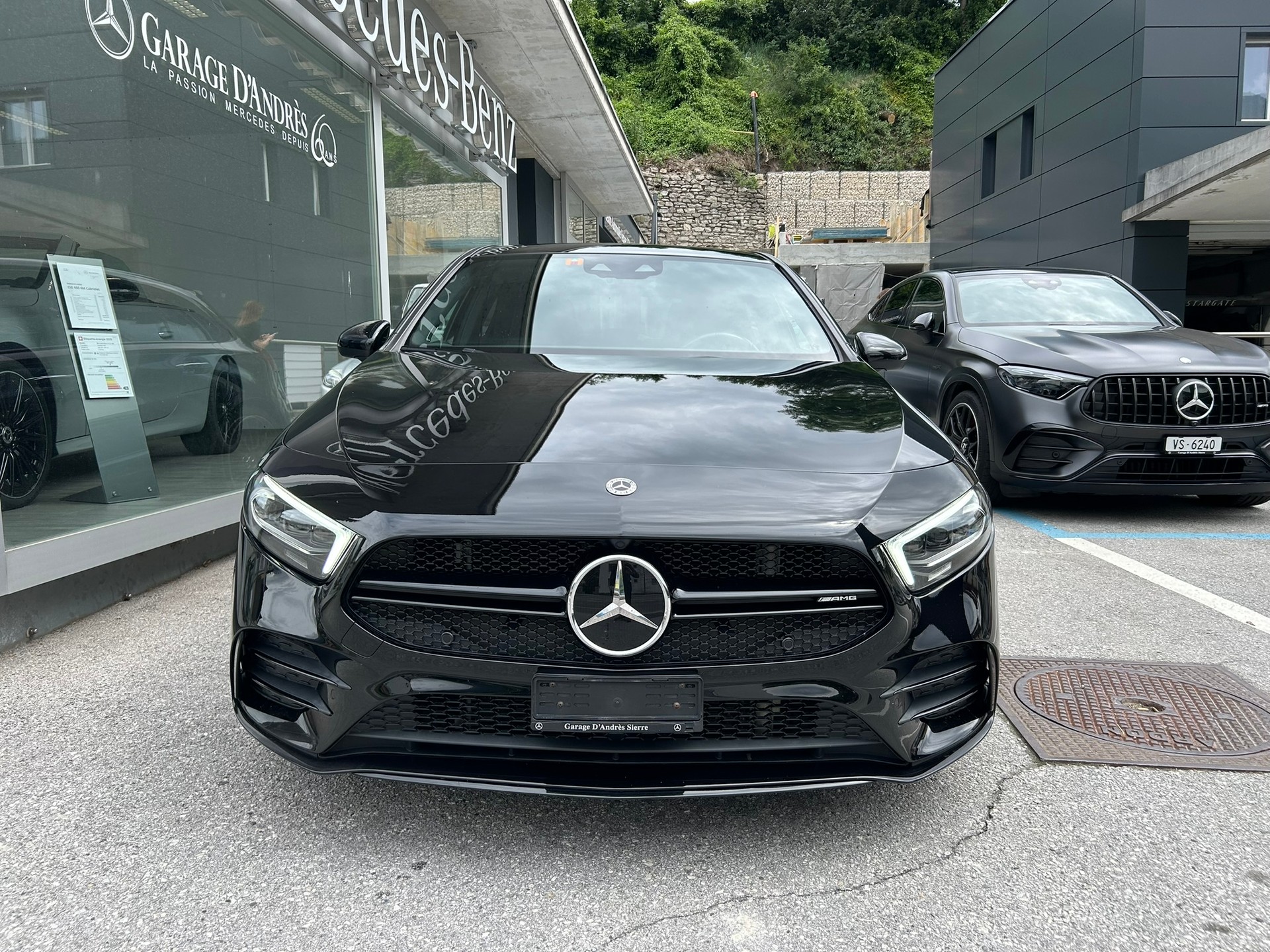 MERCEDES-BENZ A 35 AMG 4Matic Speedshift-showroom-element-1