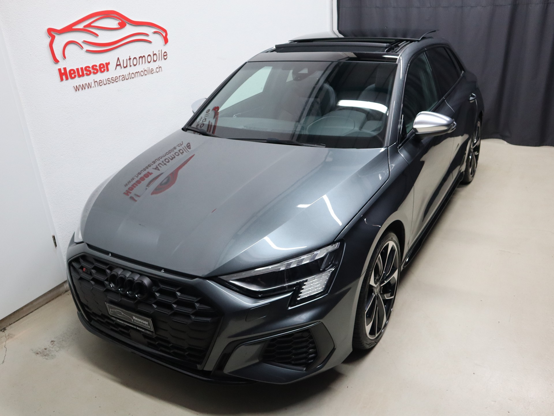 AUDI S3 Sportback 2.0 TFSI quattro S-tronic - Black Optik - Panorama - B&O - Virtual Cockpit - Kamera - 311 PS-showroom-element-2