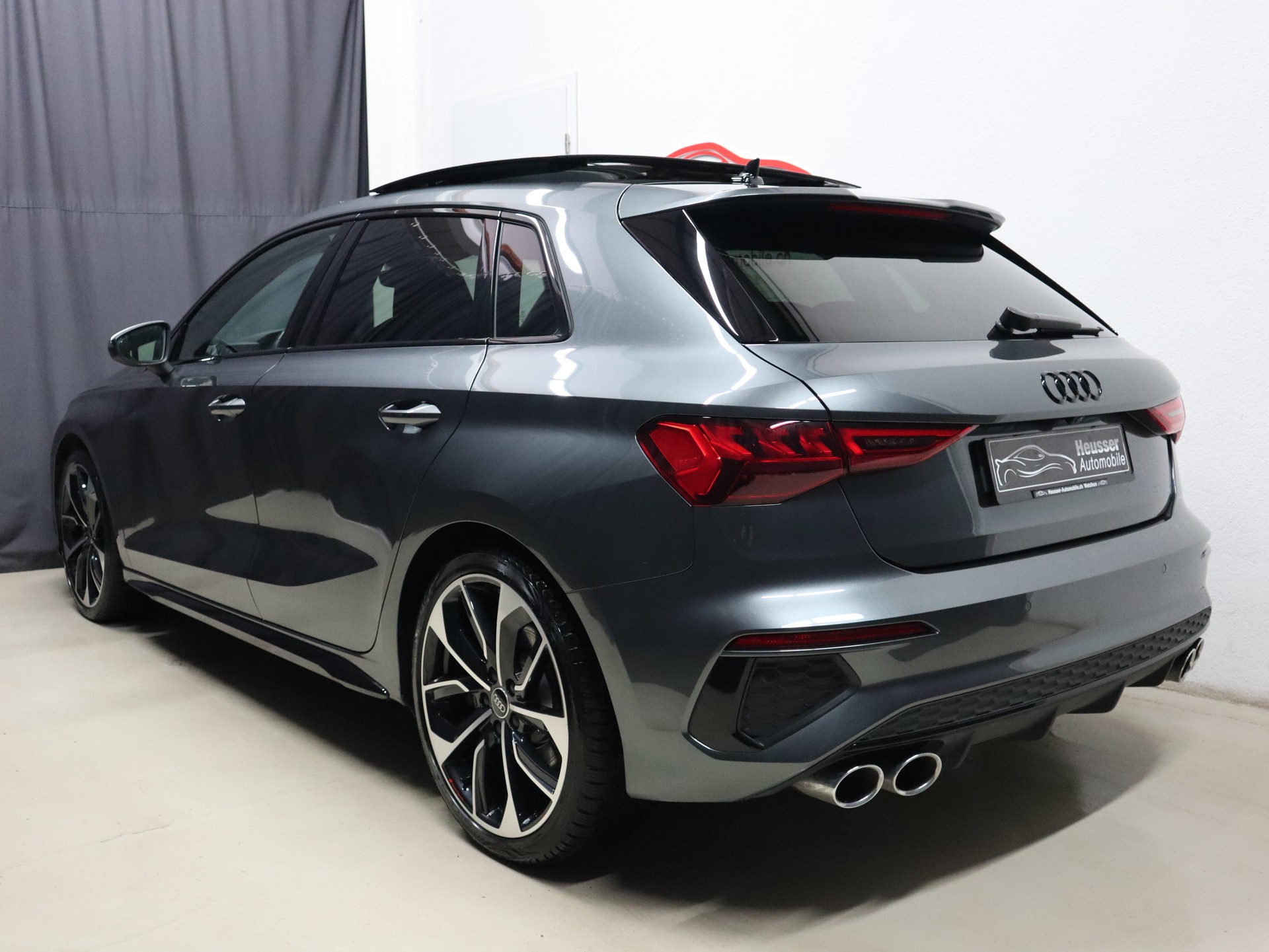 AUDI S3 Sportback 2.0 TFSI quattro S-tronic - Black Optik - Panorama - B&O - Virtual Cockpit - Kamera - 311 PS-showroom-element-3