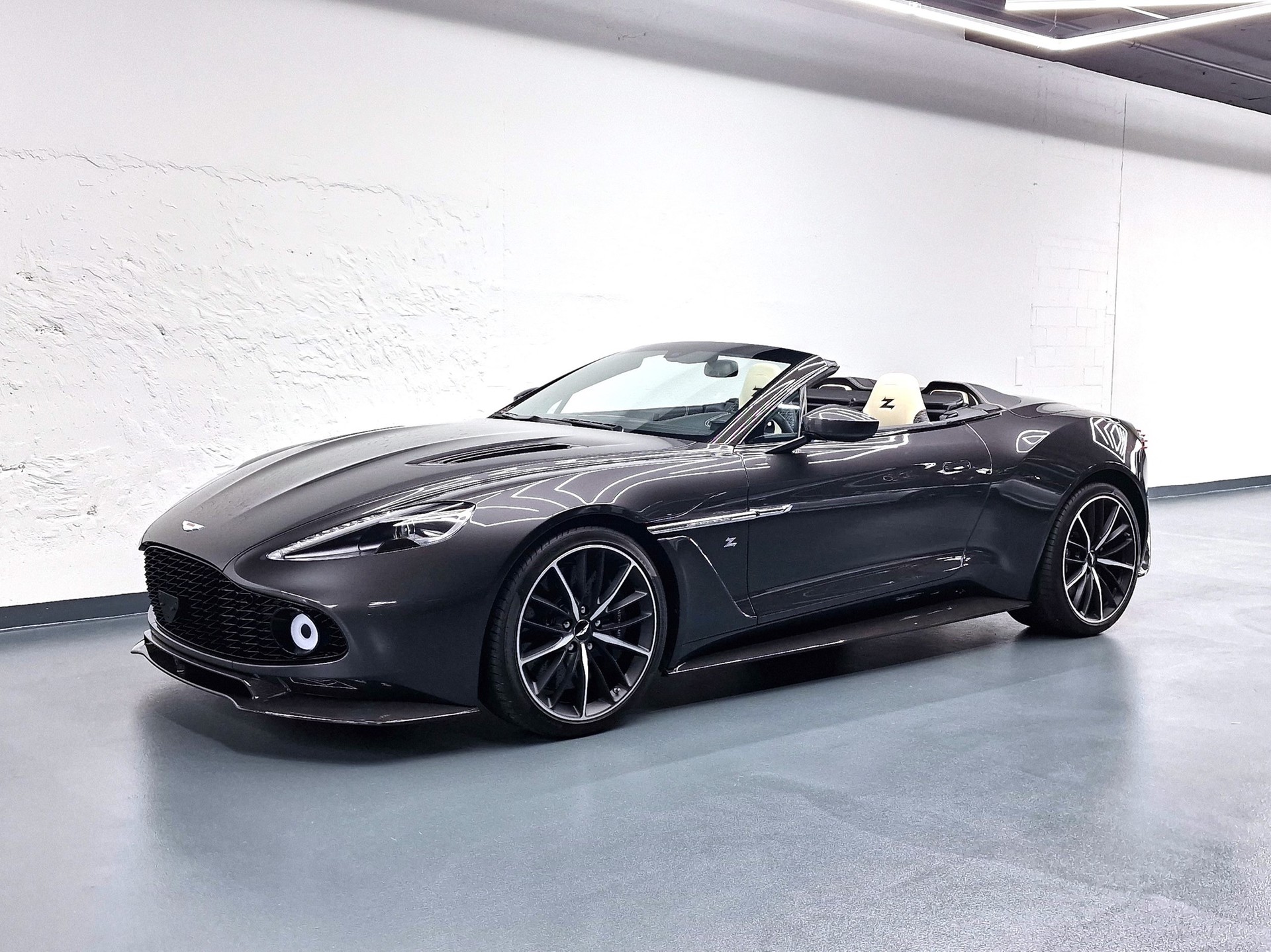 ASTON MARTIN Vanquish S Volante 6.0 V12 ZAGATO-image-6