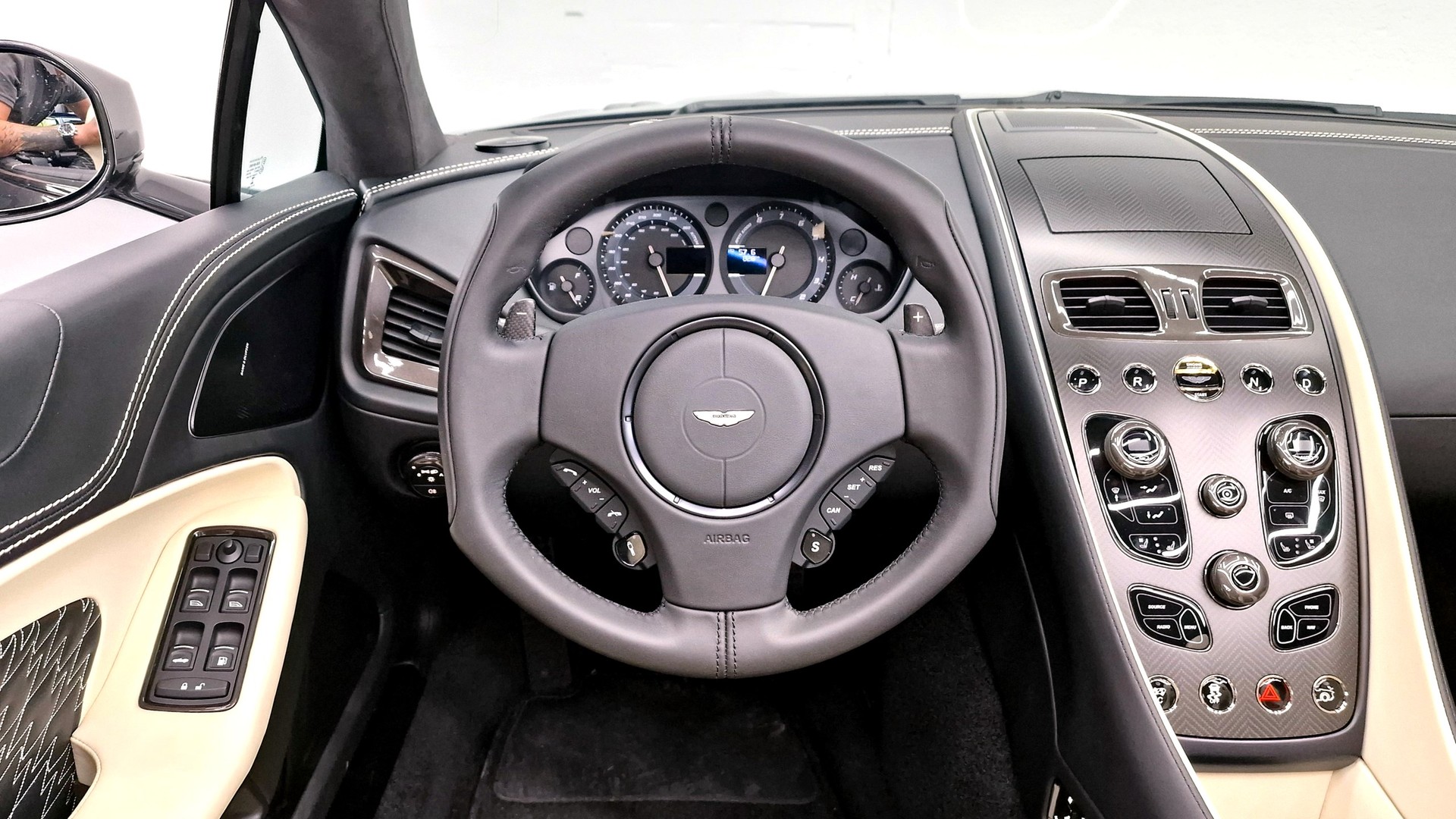 ASTON MARTIN Vanquish S Volante 6.0 V12 ZAGATO-image-16