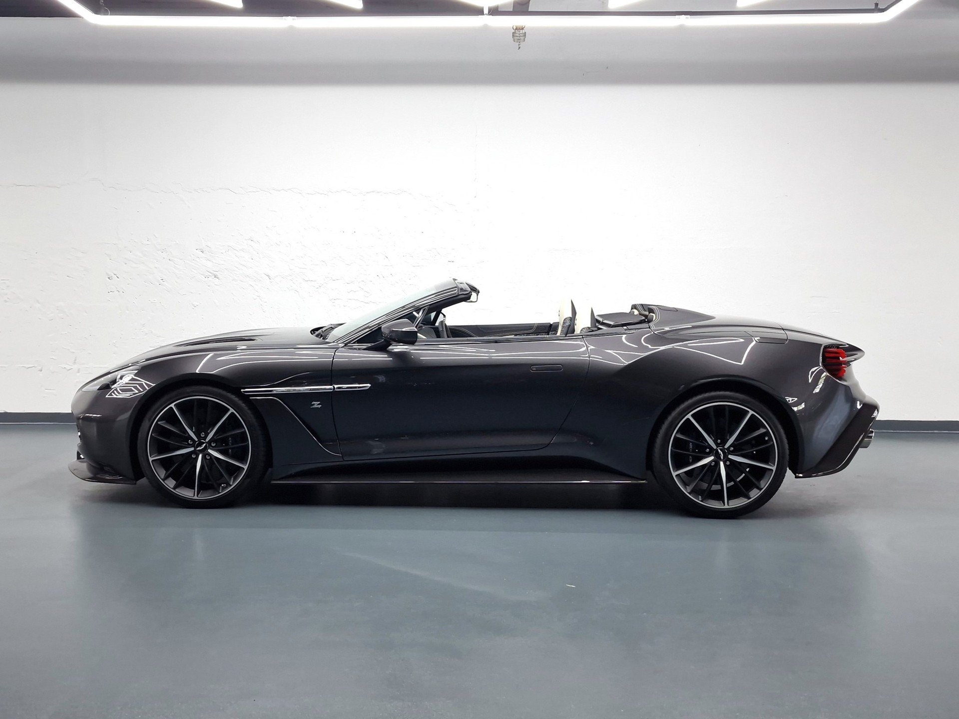 ASTON MARTIN Vanquish S Volante 6.0 V12 ZAGATO-image-5