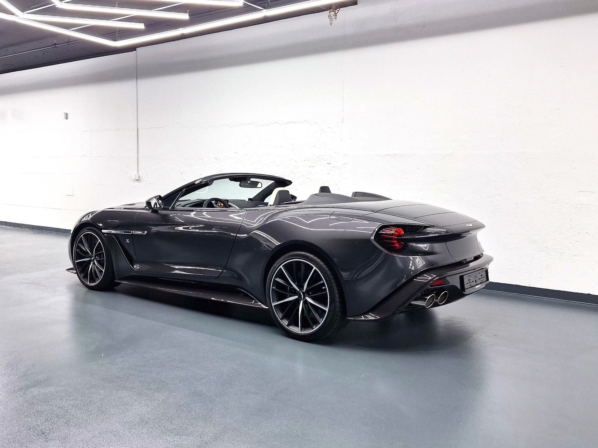 ASTON MARTIN Vanquish S Volante 6.0 V12 ZAGATO-image-7