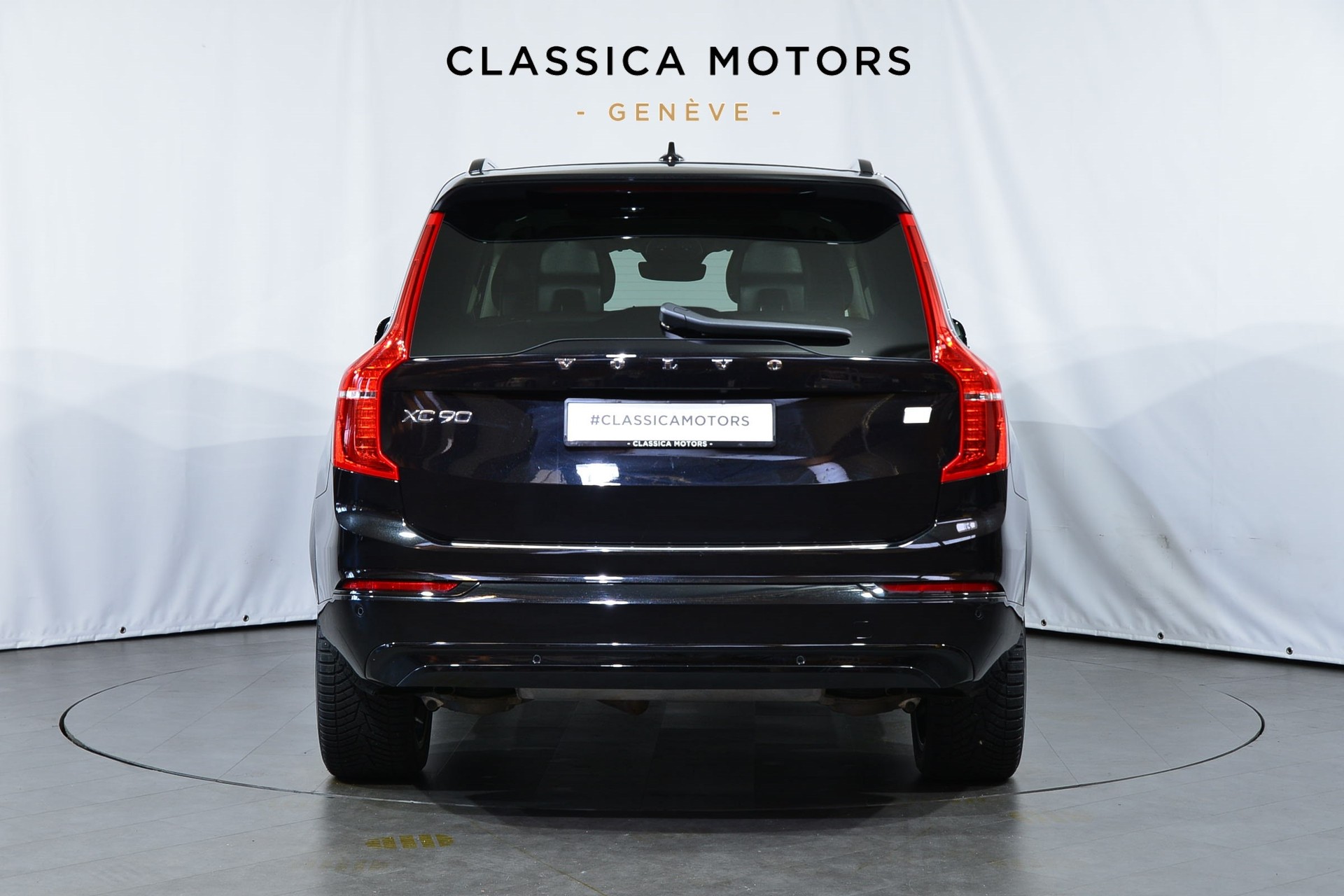 VOLVO XC90 T8 eAWD PluginHybrid Ultimate Dark XCLUSIVE Geartronic-showroom-element-3