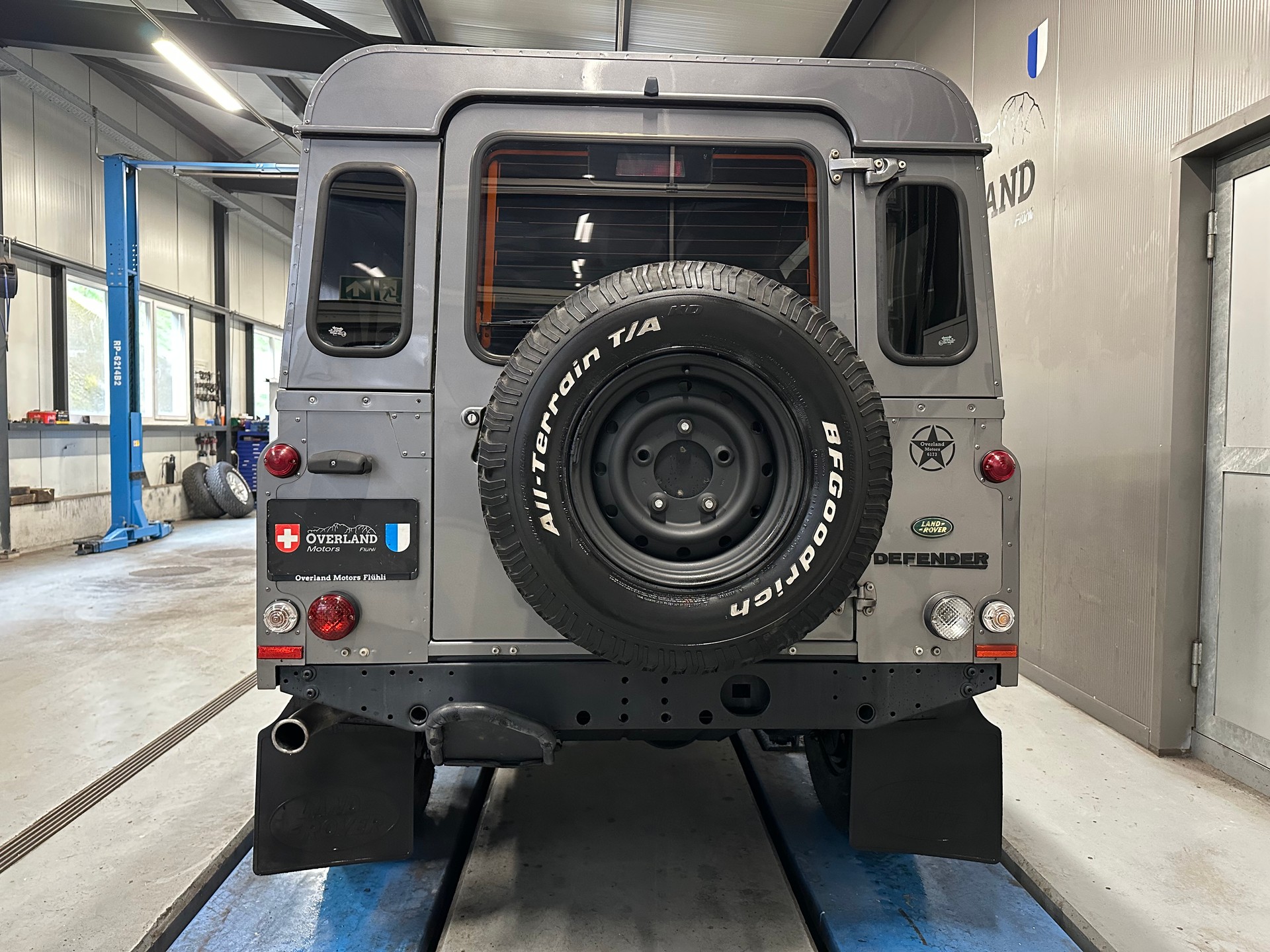 LAND ROVER Defender 110 SW 2.4Tdc-image-5
