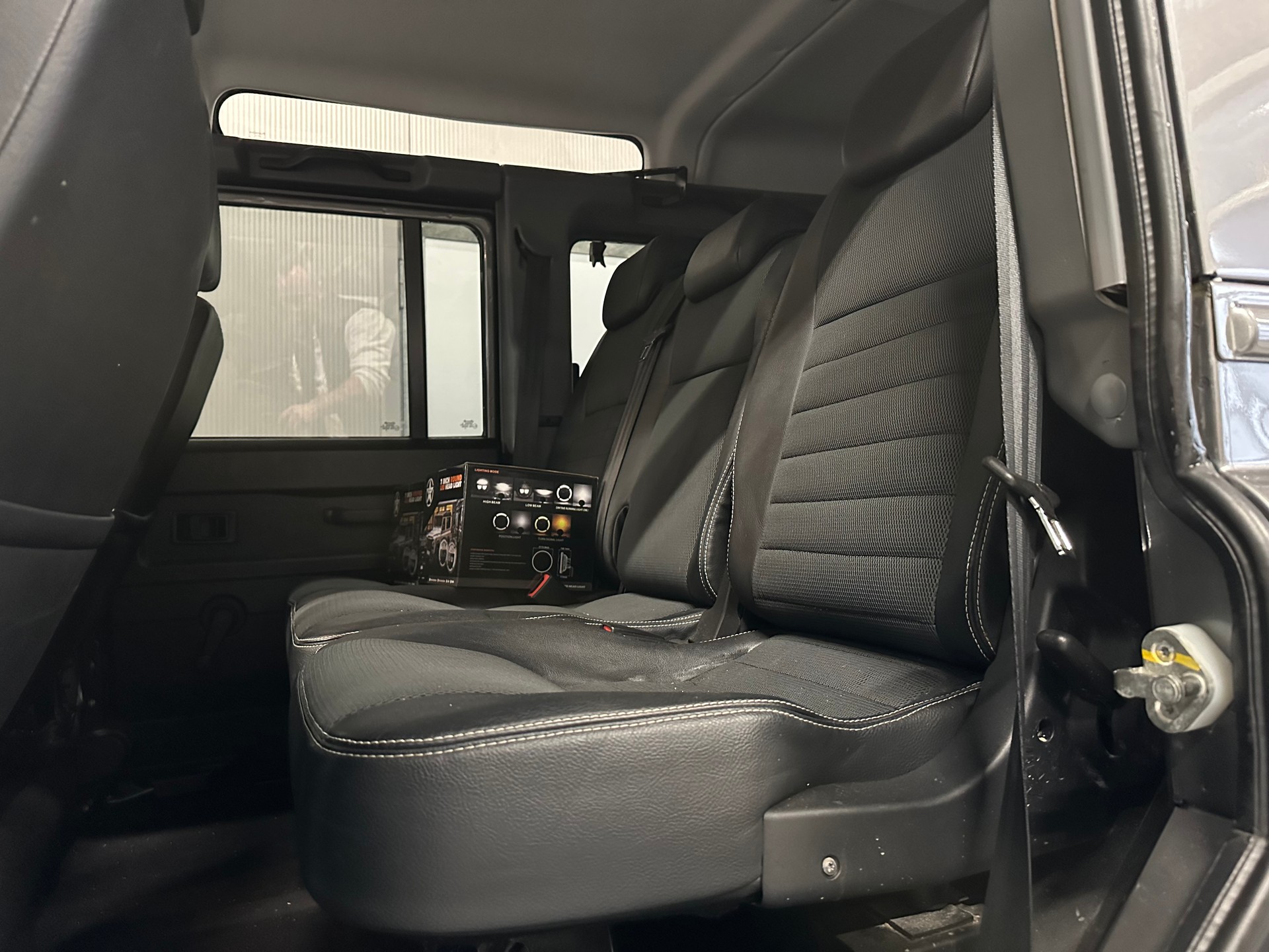 LAND ROVER Defender 110 SW 2.4Tdc-image-13