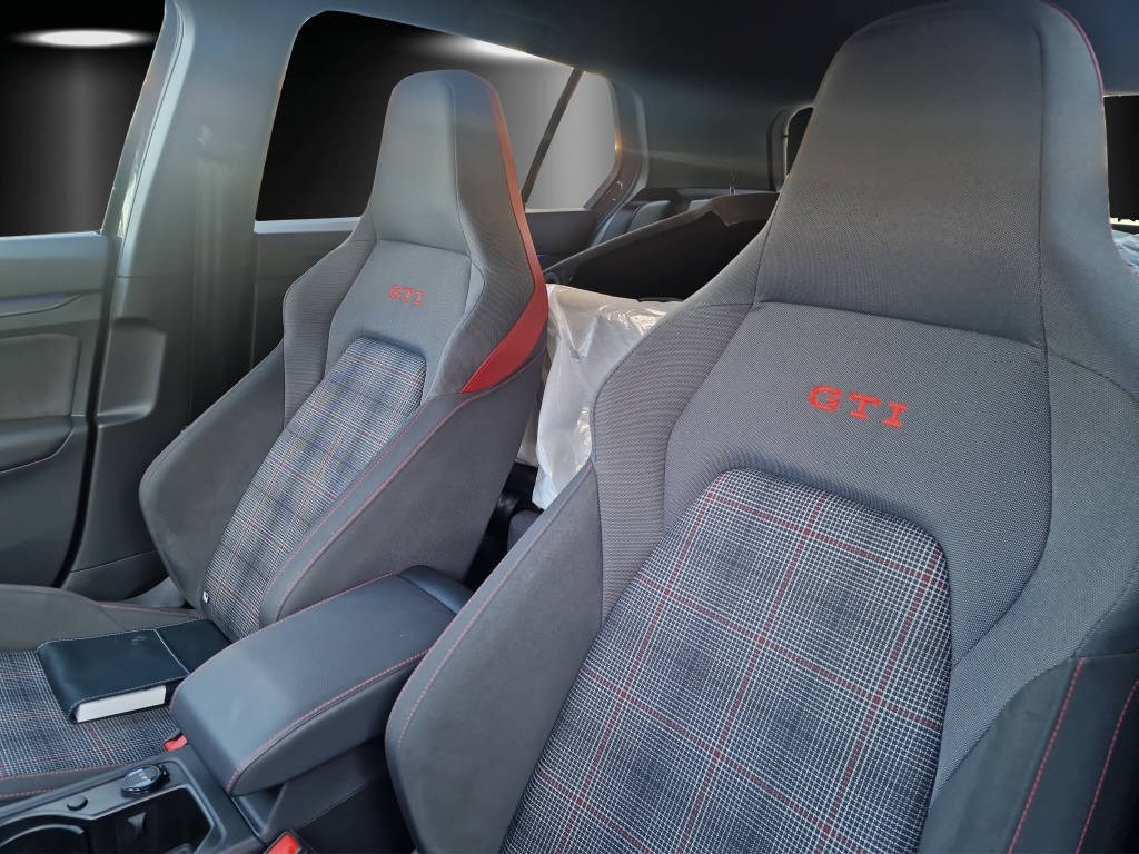 VW Golf VIII 2.0 TSI GTI DSG-image-9