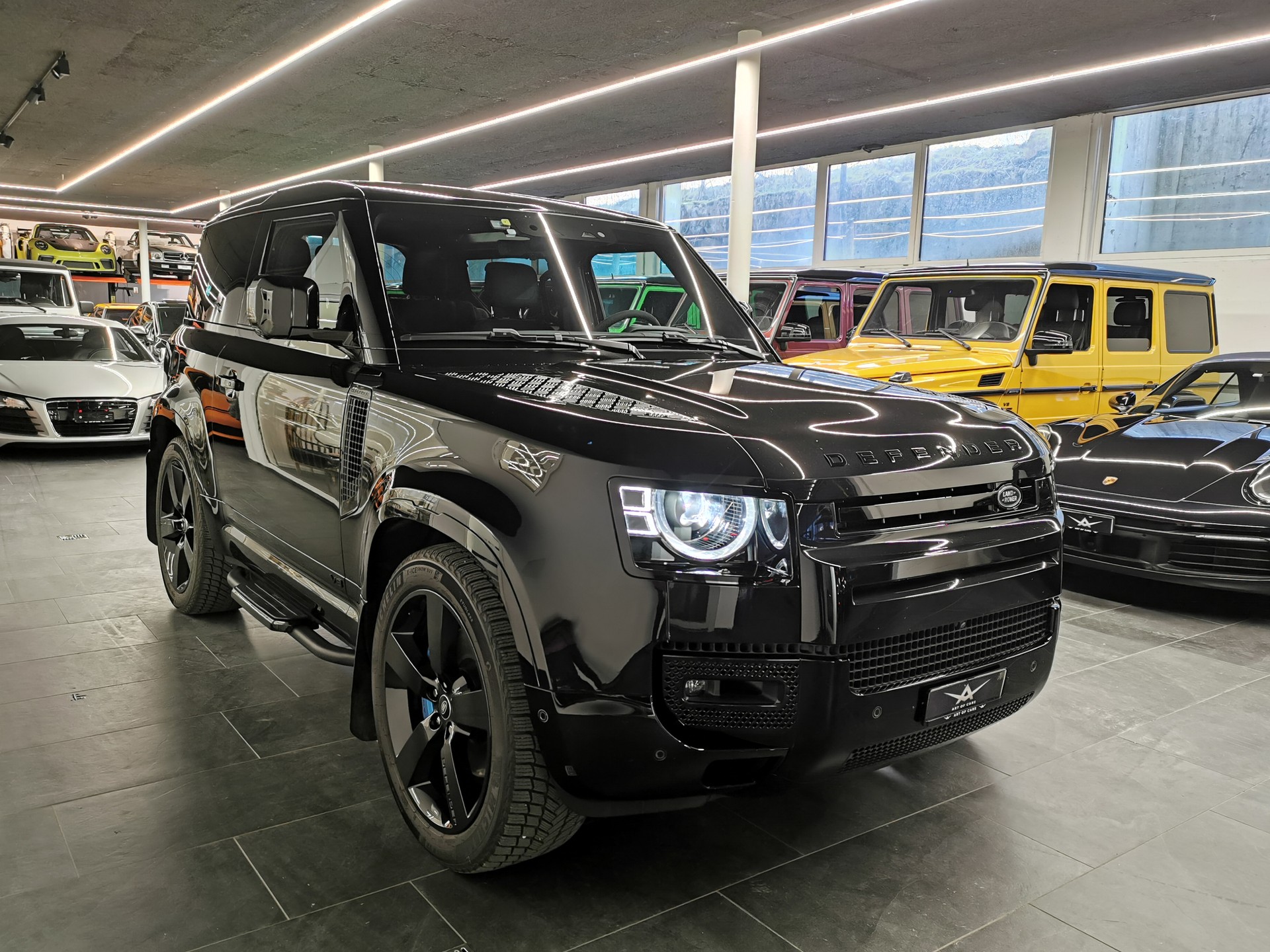 LAND ROVER Defender 90 525 V8 5.0 UNIKAT JAMES BOND EDITION 007 AT8 EINER VON 80 STÜCK WELTWEIT DER EINZIGE IN CH! COLLECTOR CAR 007
