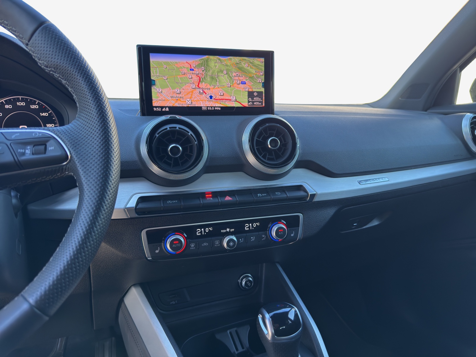 AUDI Q2 40 TFSI S line quattro S-tronic-image-10