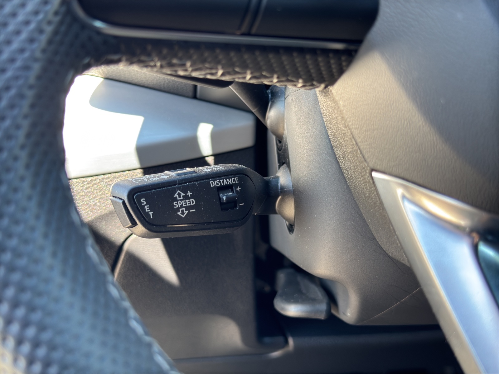 AUDI Q2 40 TFSI S line quattro S-tronic-image-15