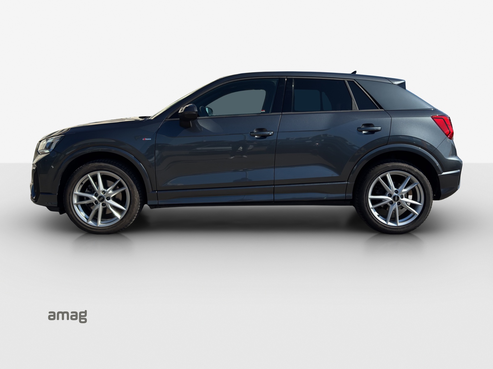 AUDI Q2 40 TFSI S line quattro S-tronic-showroom-element-1