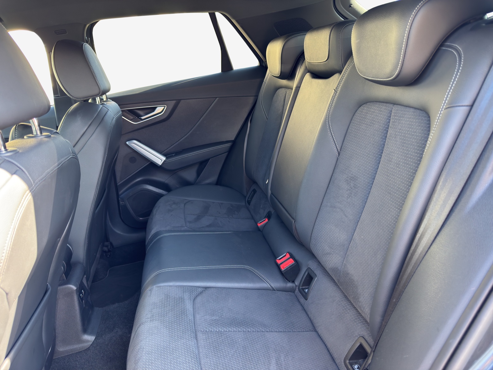 AUDI Q2 40 TFSI S line quattro S-tronic-image-11