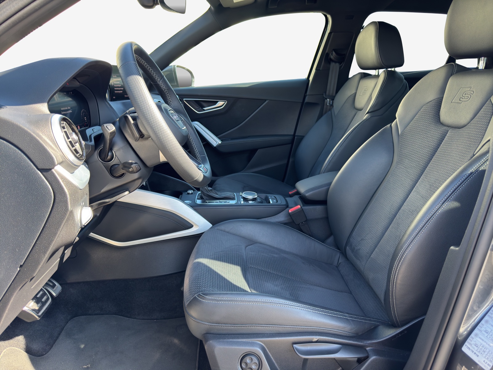 AUDI Q2 40 TFSI S line quattro S-tronic-image-7