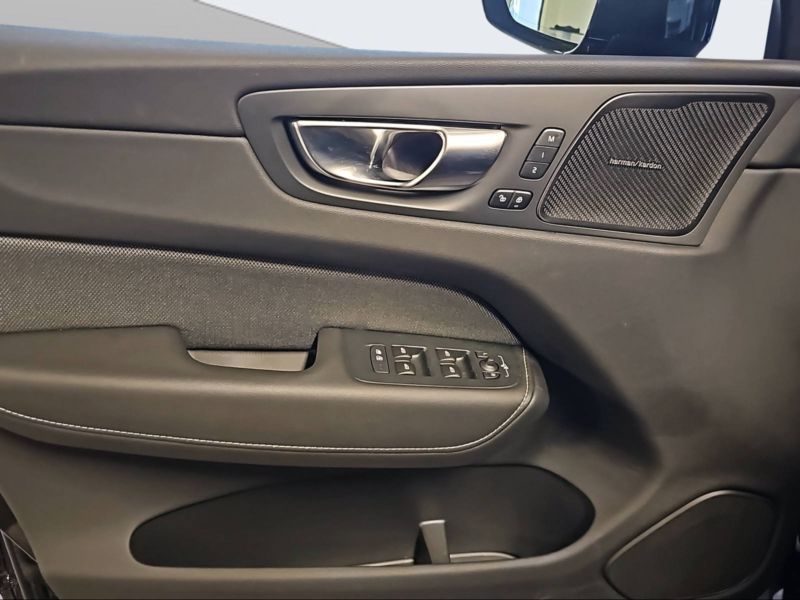 Image VOLVO XC60 XC60 2.0 T6 TE Plus Dark eAWD