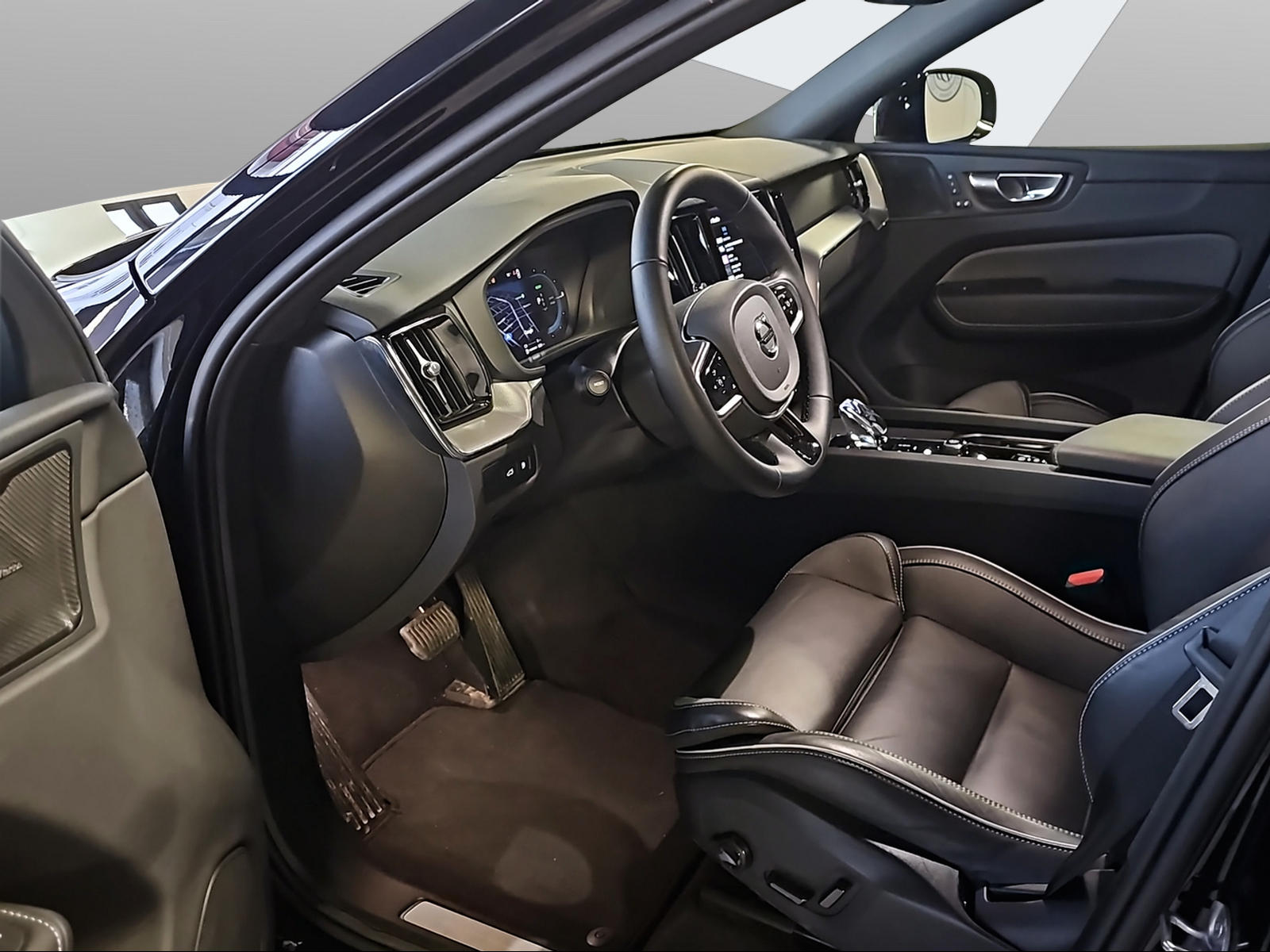 Image VOLVO XC60 XC60 2.0 T6 TE Plus Dark eAWD