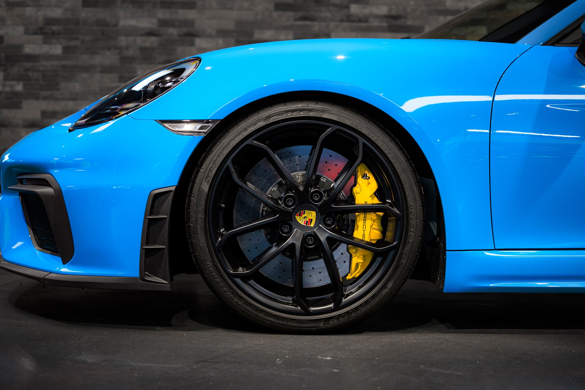 PORSCHE 718 Boxster Spyder-image-6