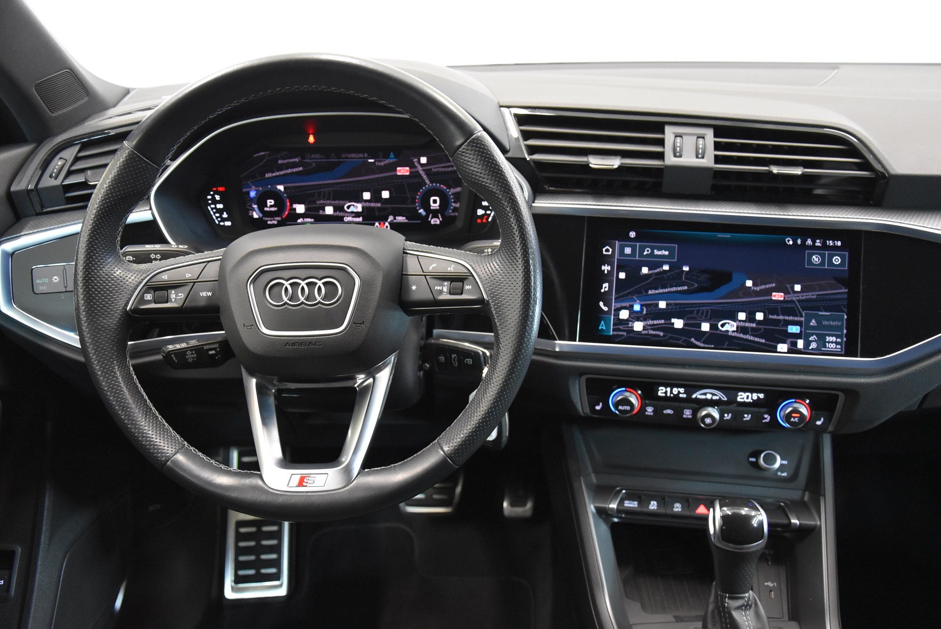 AUDI Q3 Sportback 45 TFSI S line quattro S-tronic-image-5