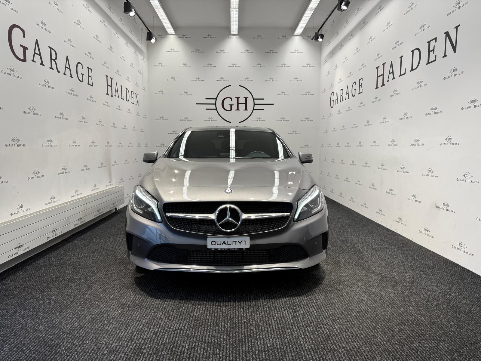 MERCEDES-BENZ A 220 d Urban 4m-showroom-element-1