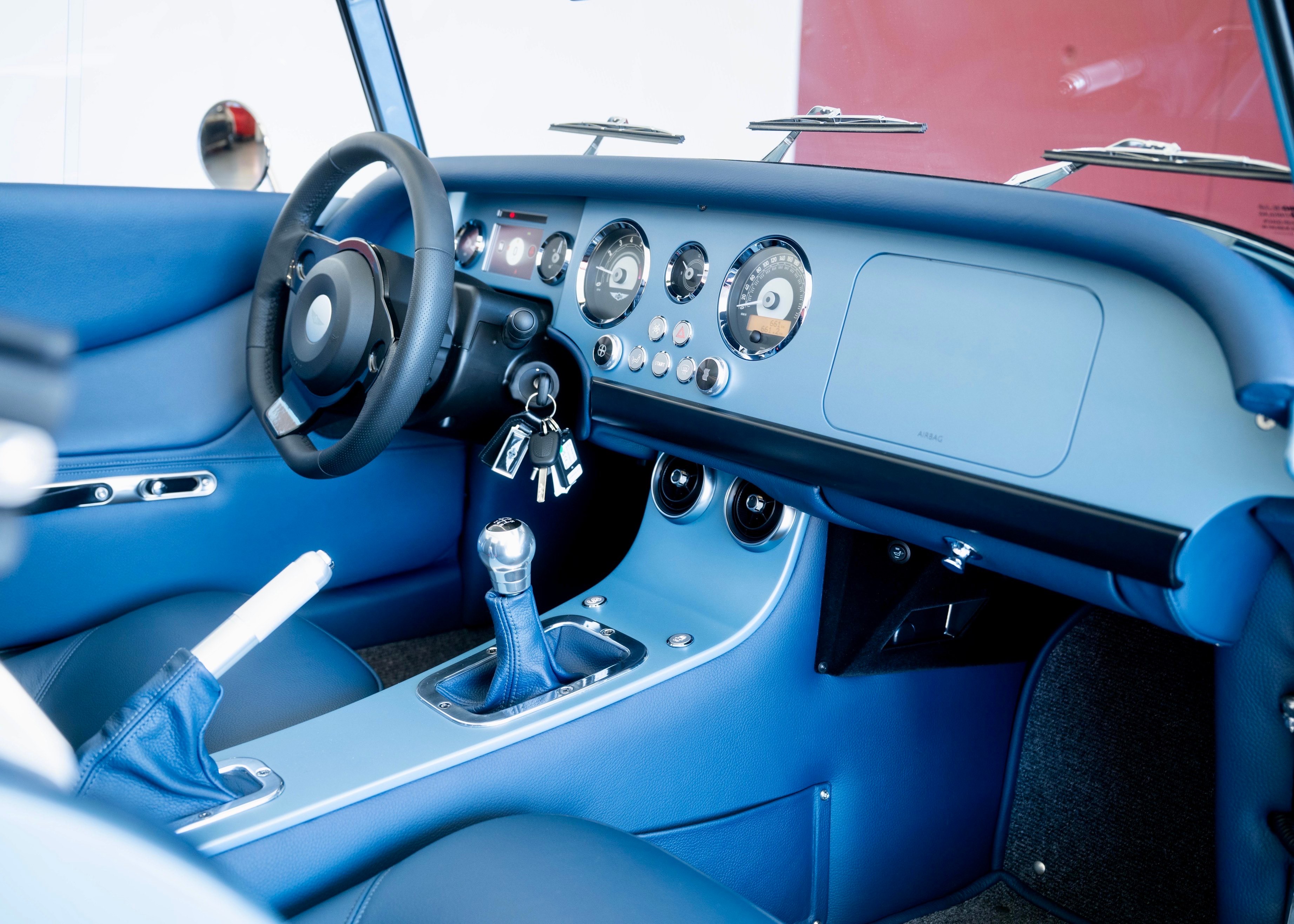 Image MORGAN PLUS-FOUR Plus Four 2.0 (New Swiss executive car, manual transmission, not registered, very low mileage)