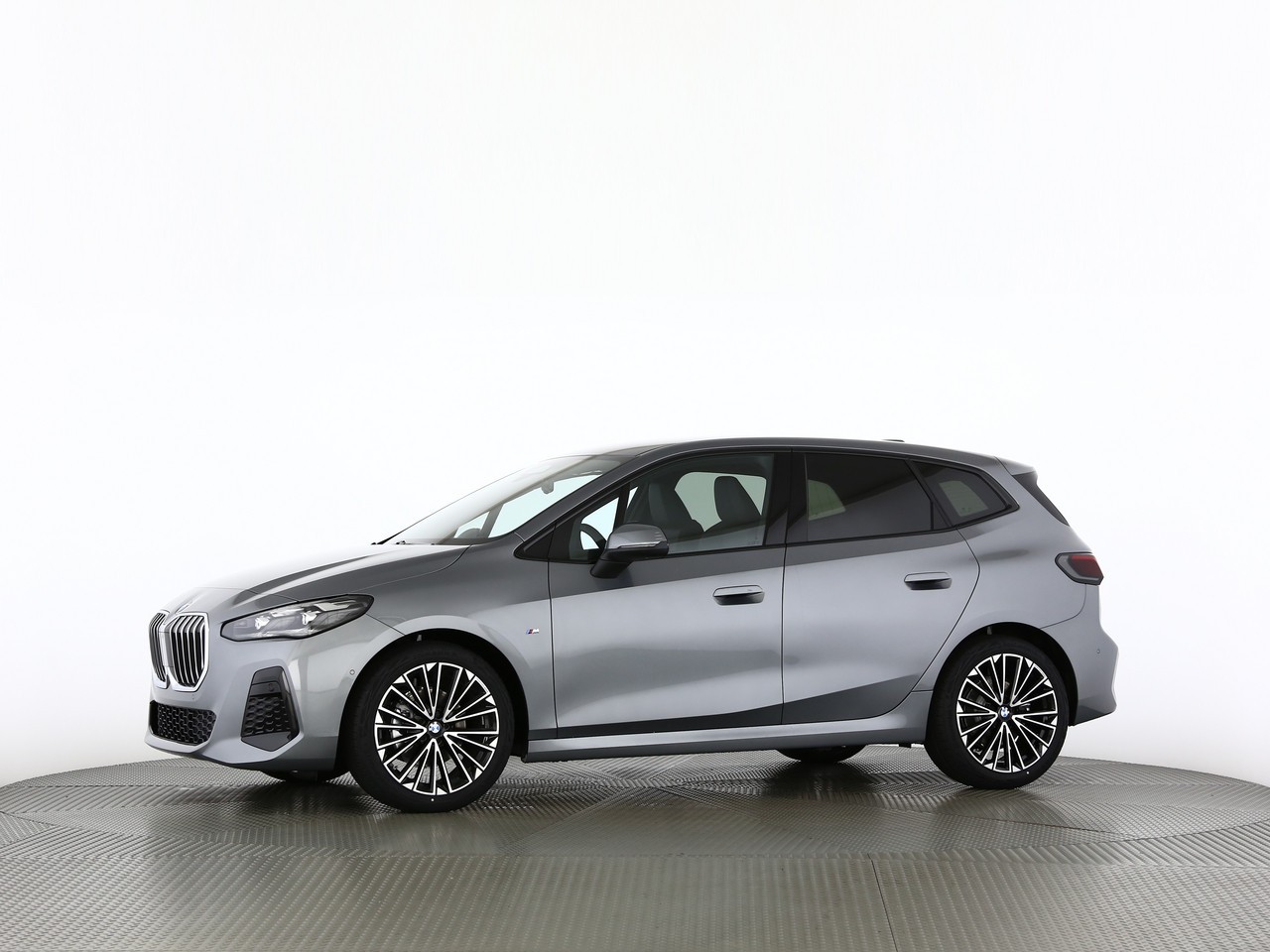 BMW 220i Active Tourer M Sport DKG-showroom-element-3