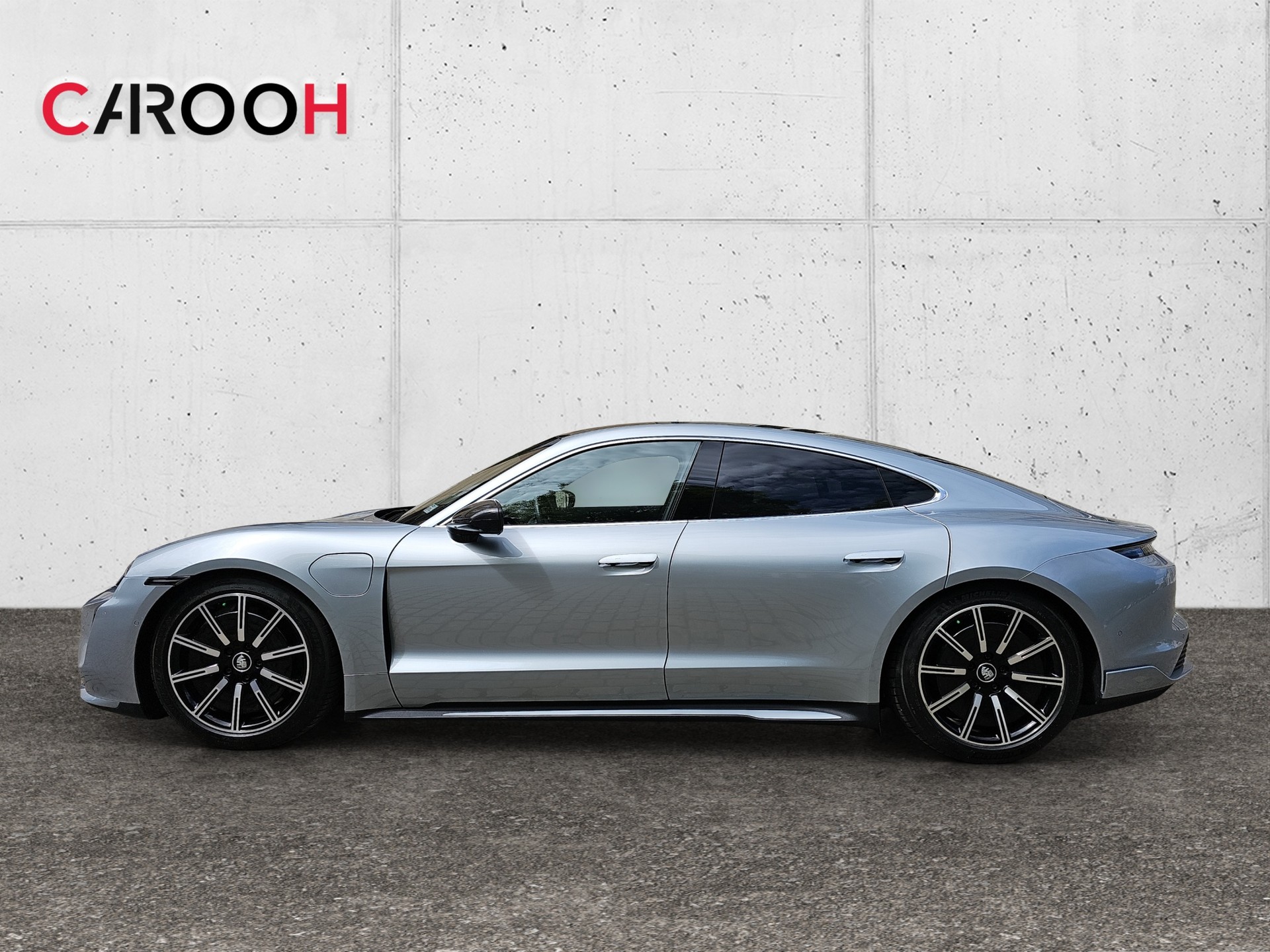 PORSCHE Taycan Turbo-showroom-element-3