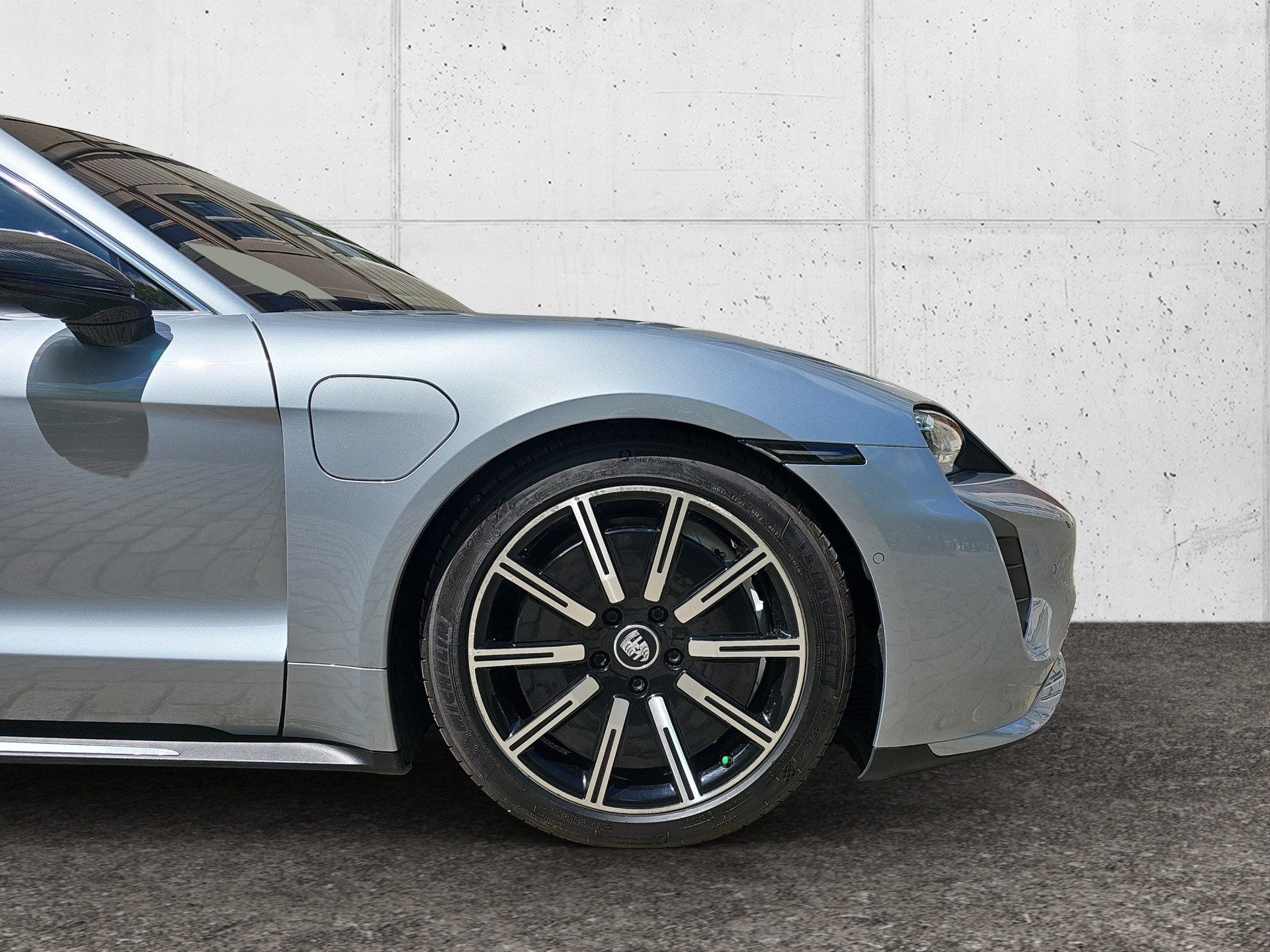 PORSCHE Taycan Turbo-image-9