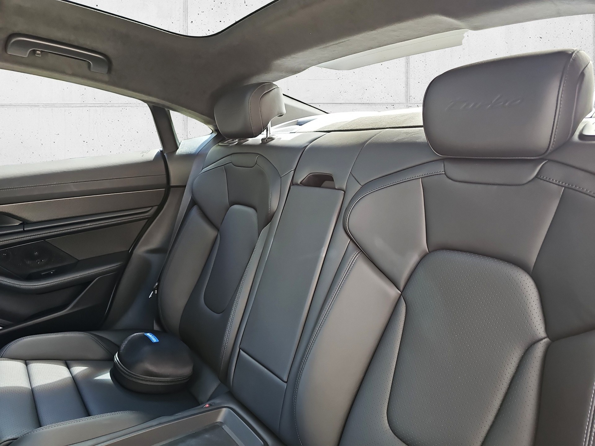 PORSCHE Taycan Turbo-image-24