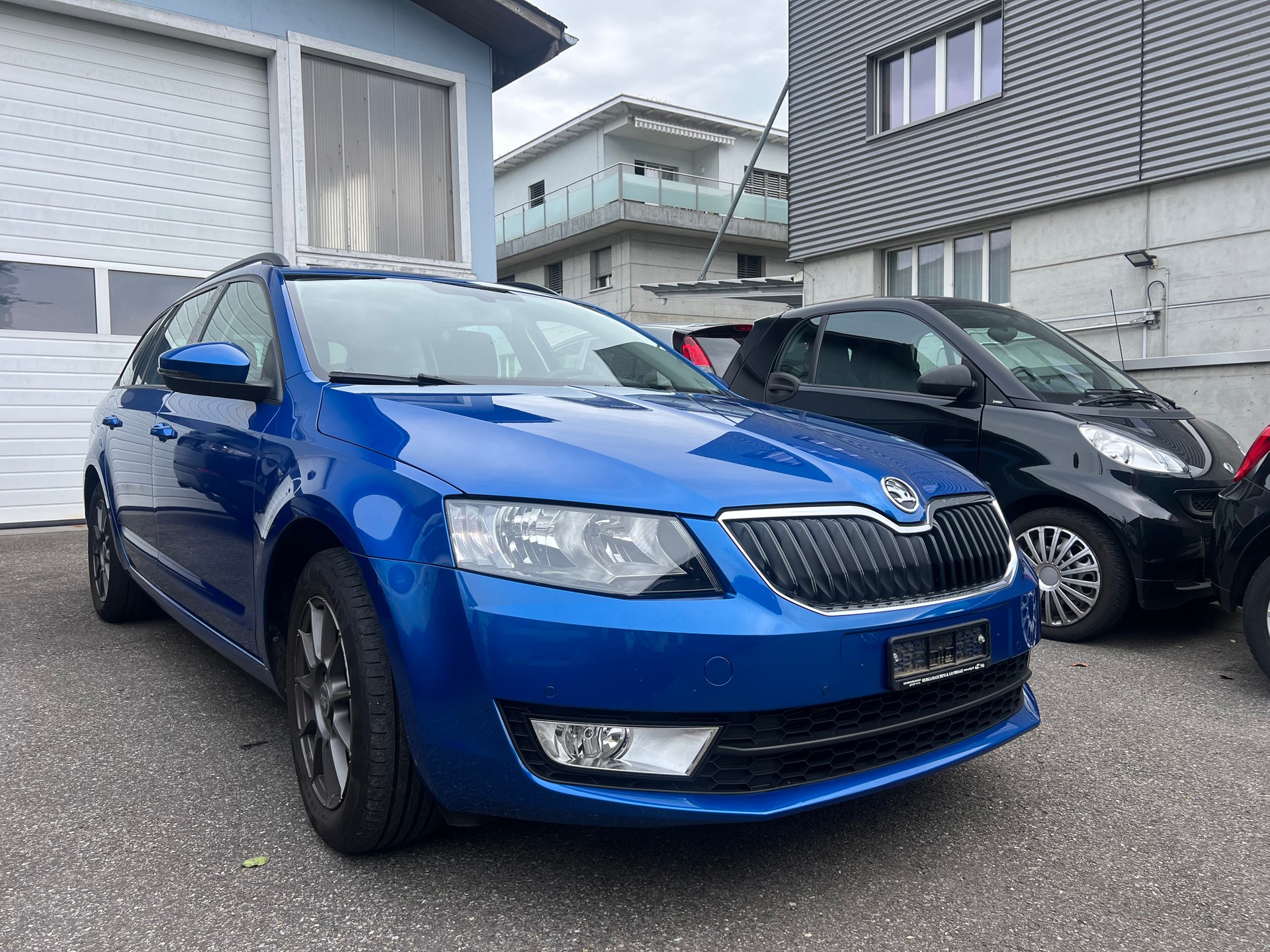 SKODA OCTAVIA Ambition-showroom-element-2