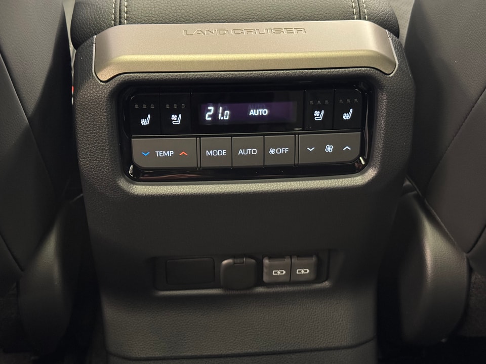 Land Cruiser 2.8 D 48V Invincible AWD