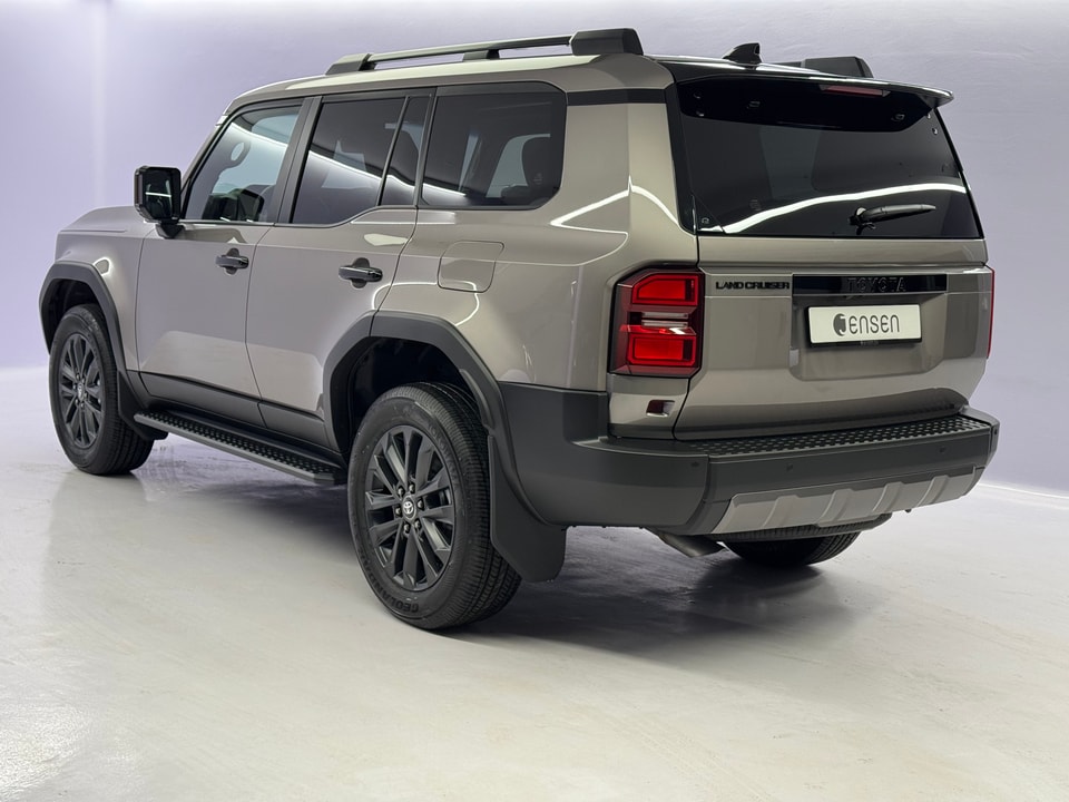 Land Cruiser 2.8 D 48V Invincible AWD