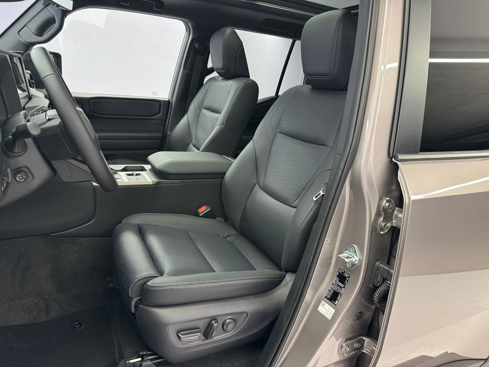 Land Cruiser 2.8 D 48V Invincible AWD