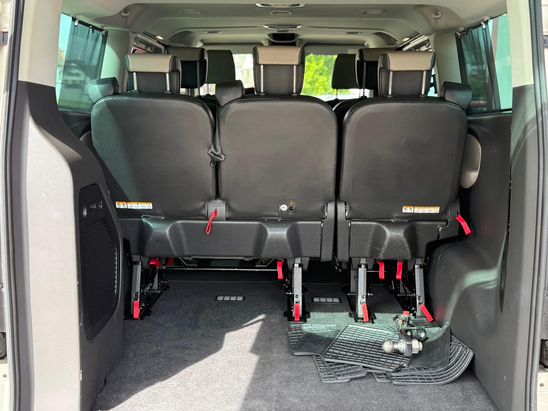 FORD Tourneo Custom 300 L2H1 Titanium-image-10