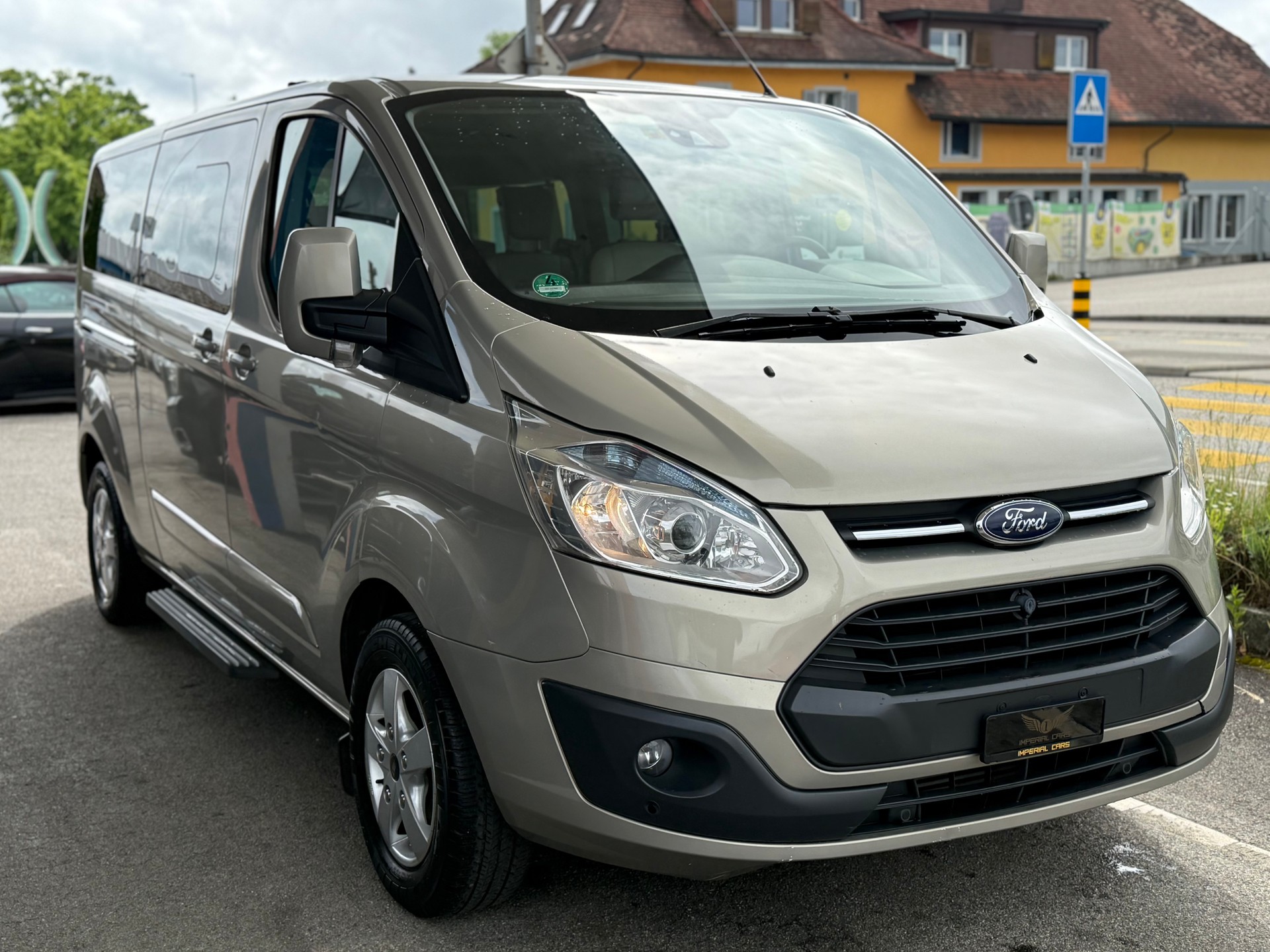 FORD Tourneo Custom 300 L2H1 Titanium-image-5