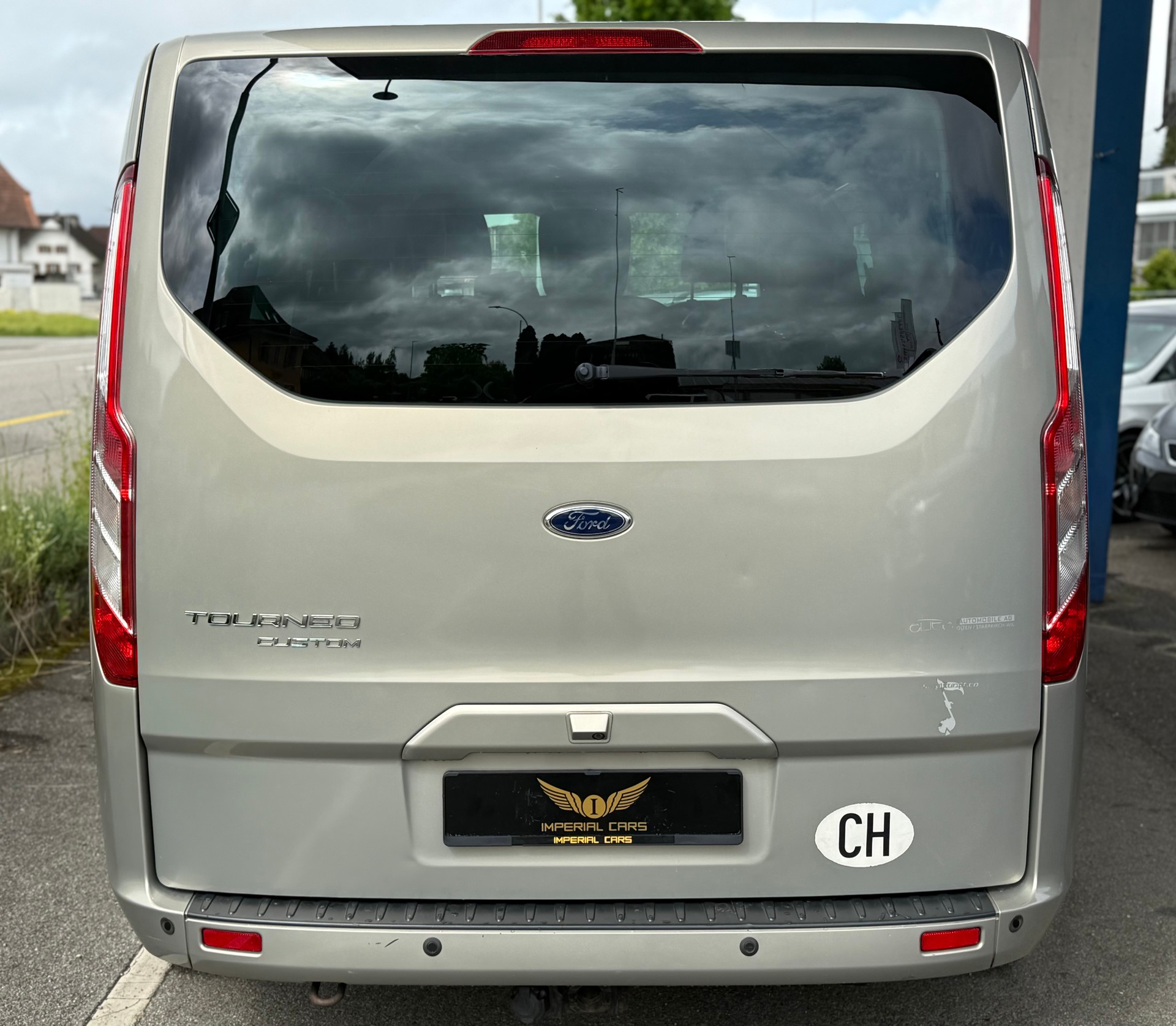 FORD Tourneo Custom 300 L2H1 Titanium-image-3