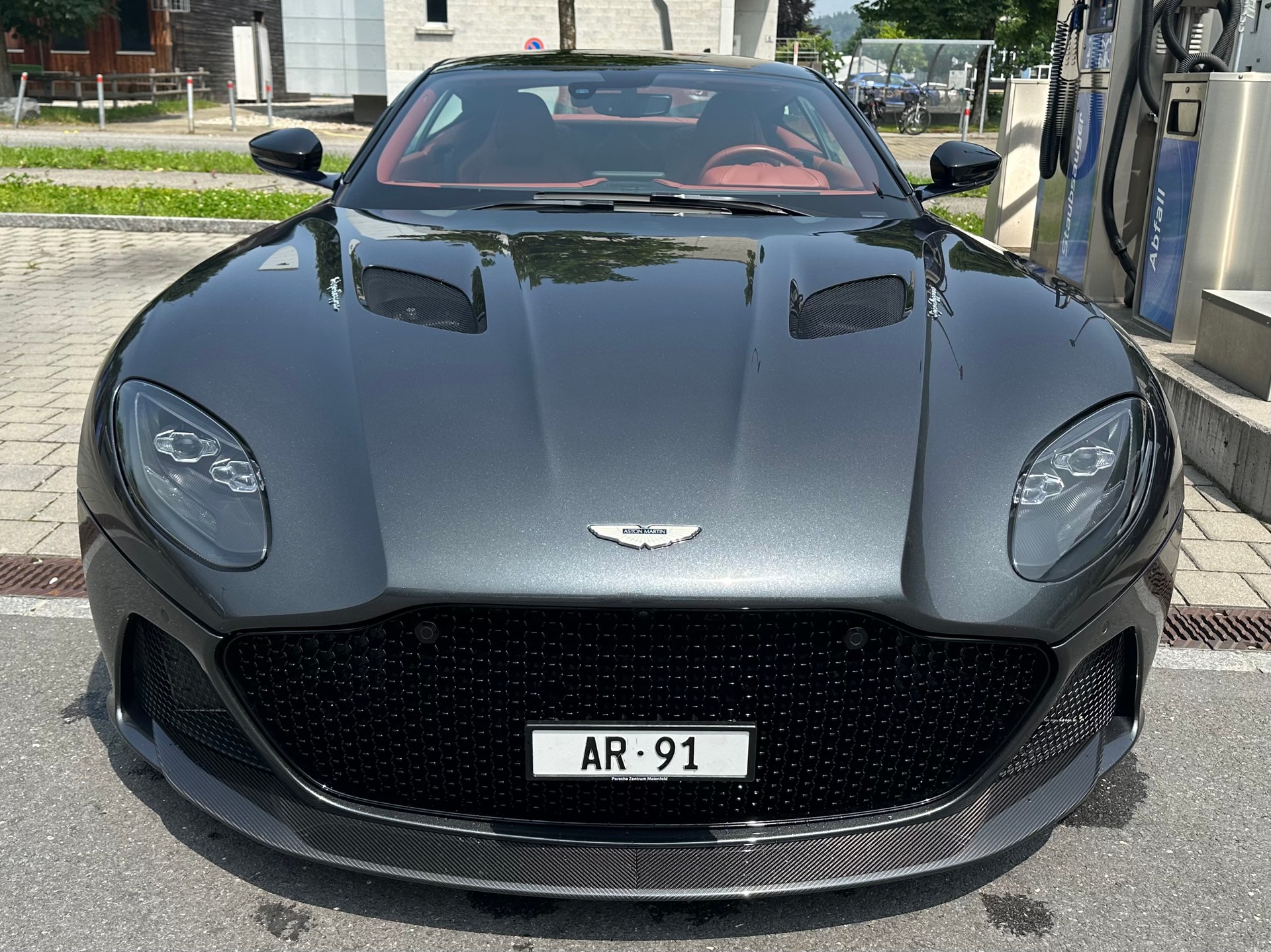 ASTON MARTIN DBS Coupé Superleggera