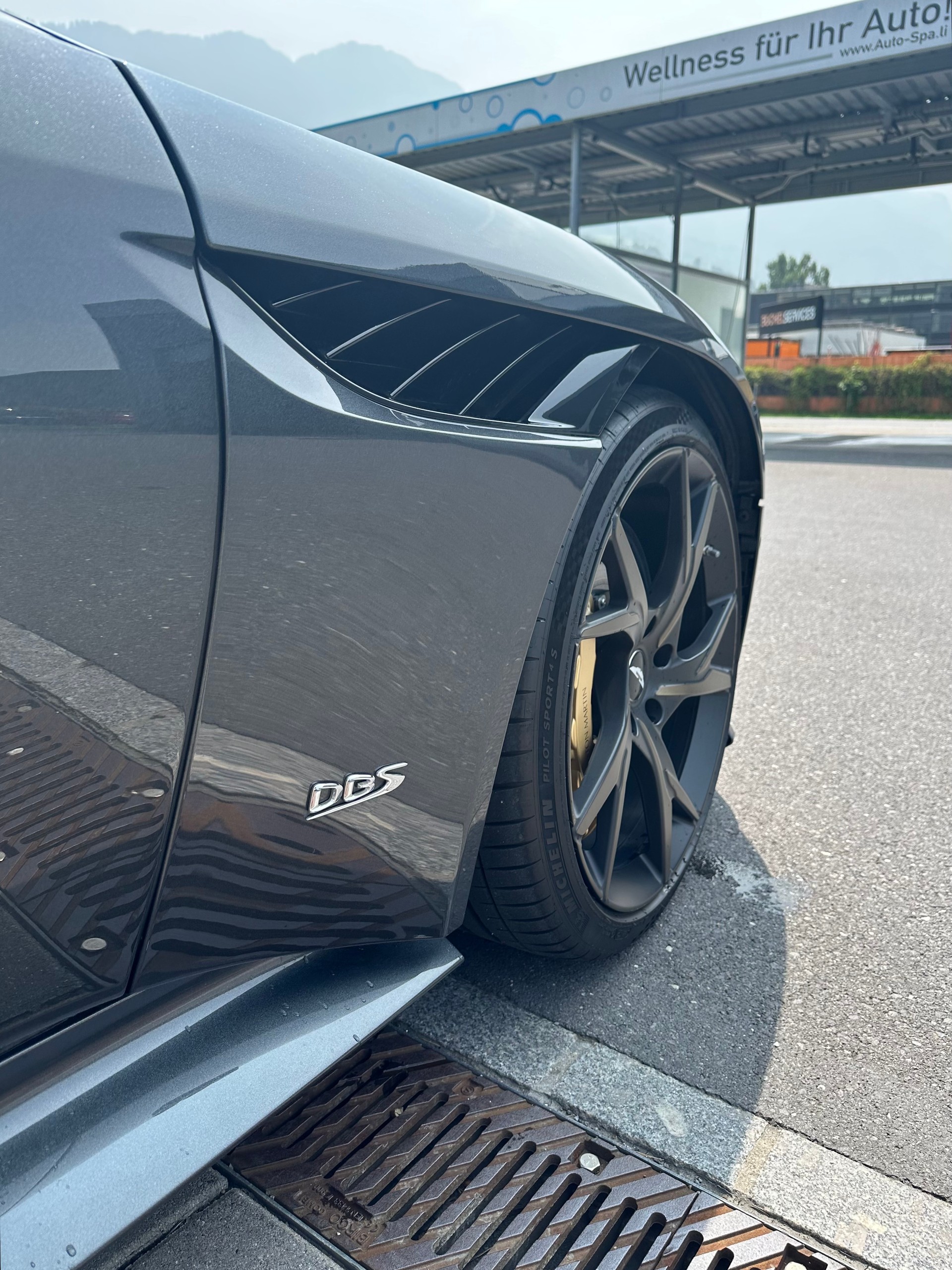 ASTON MARTIN DBS Coupé Superleggera-image-7