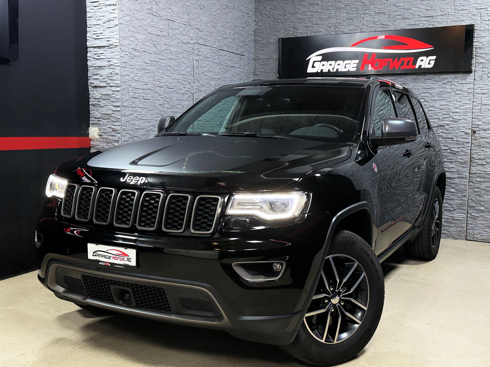 JEEP Grand Cherokee 3.0 CRD Trailhawk Automatic-showroom-element-1