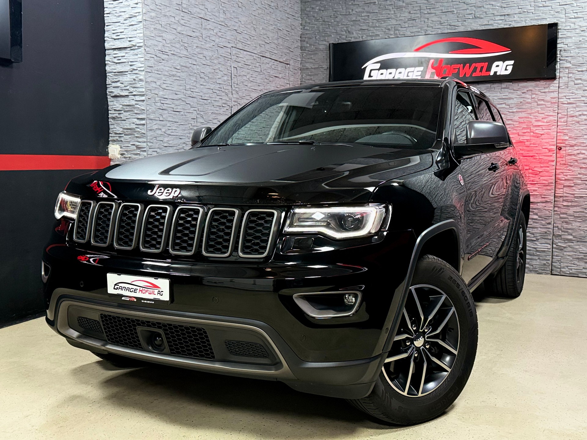 JEEP Grand Cherokee 3.0 CRD Trailhawk Automatic-showroom-element-3