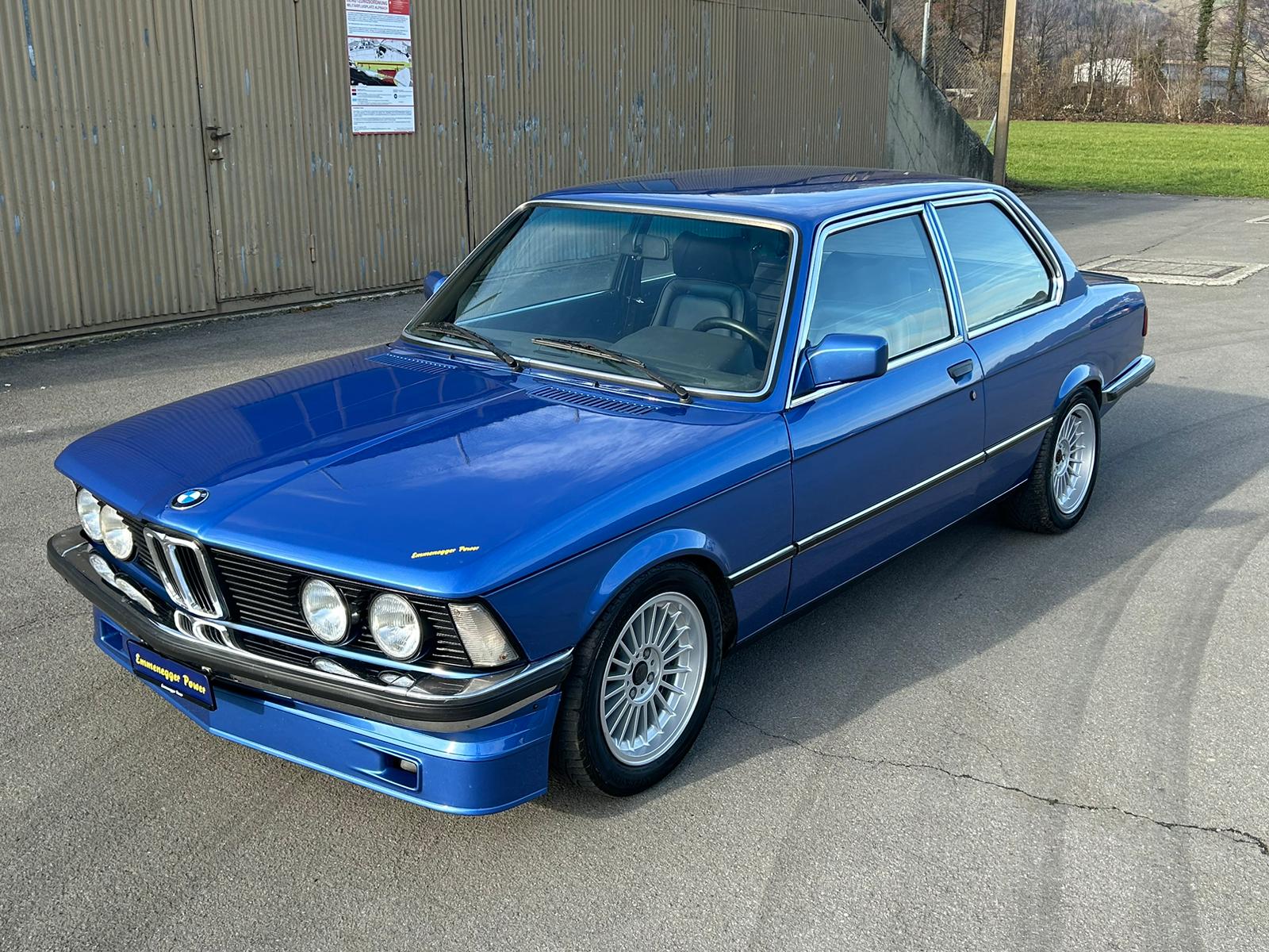 BMW 3.5 Liter-showroom-element-3