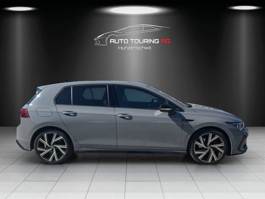 VW Golf VIII 2.0 TSI R-Line DSG 4motion-image-1