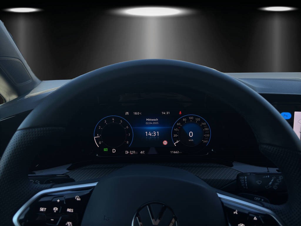 VW Golf VIII 2.0 TSI R-Line DSG 4motion-image-11