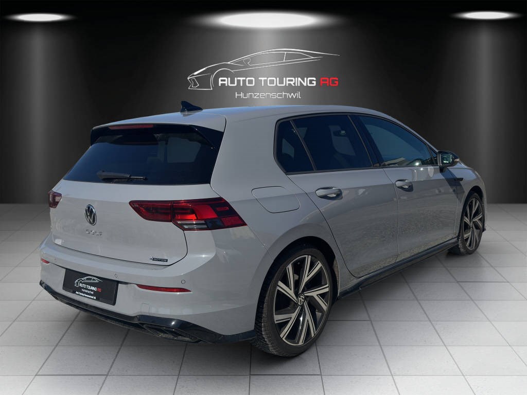 VW Golf VIII 2.0 TSI R-Line DSG 4motion-image-2