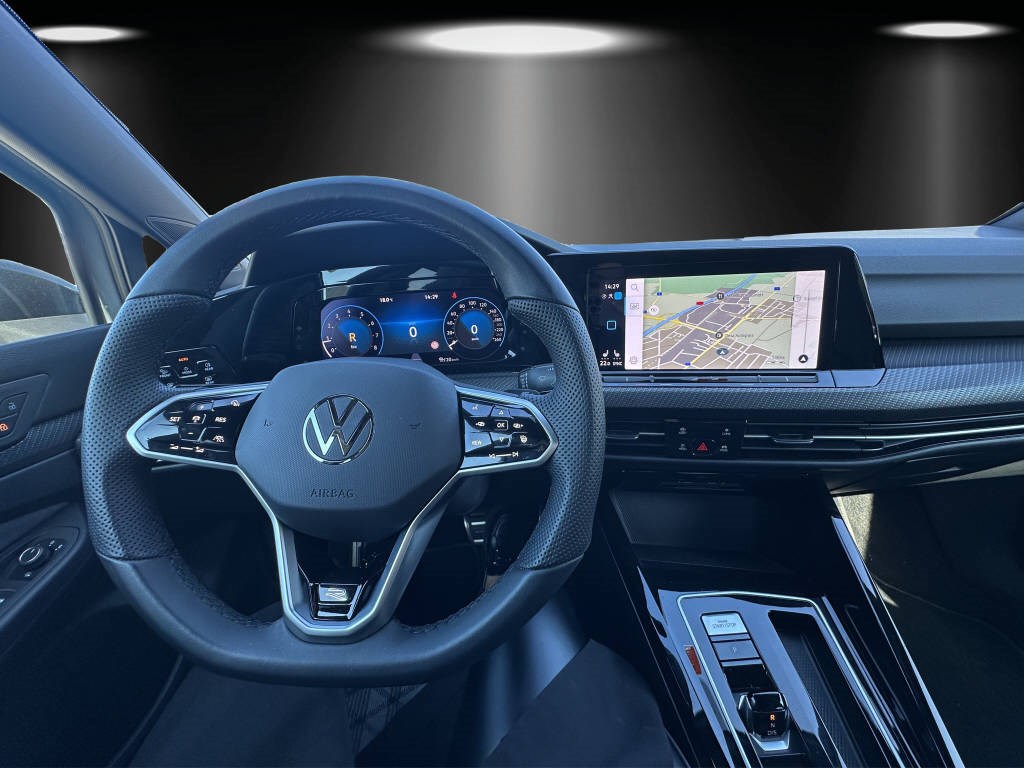 VW Golf VIII 2.0 TSI R-Line DSG 4motion-image-9