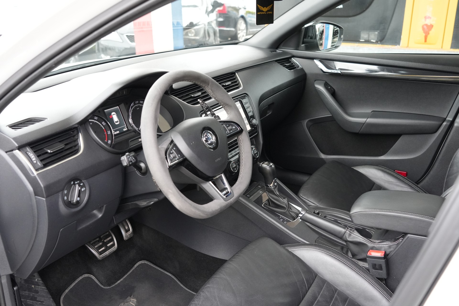 SKODA Octavia Combi 2.0 TSI RS DSG-image-7