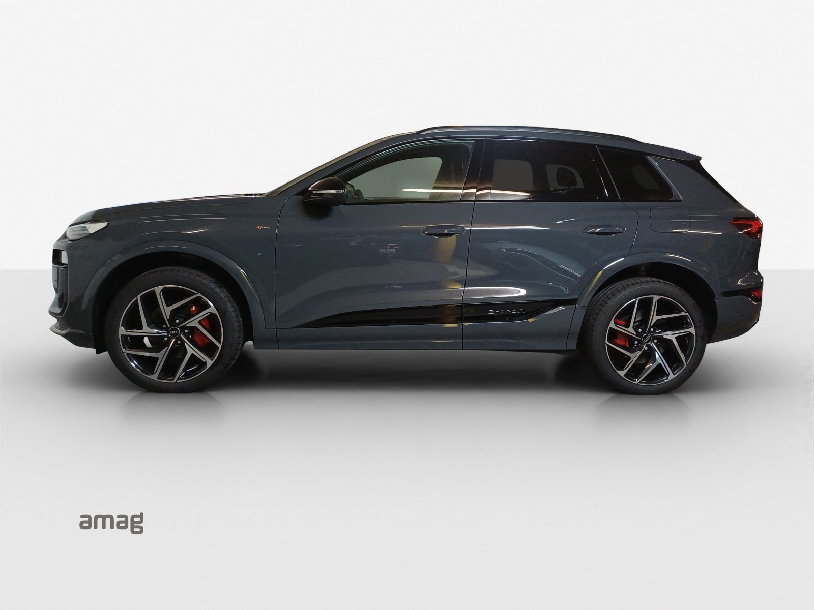 AUDI Q6 e-tron quattro-image-1