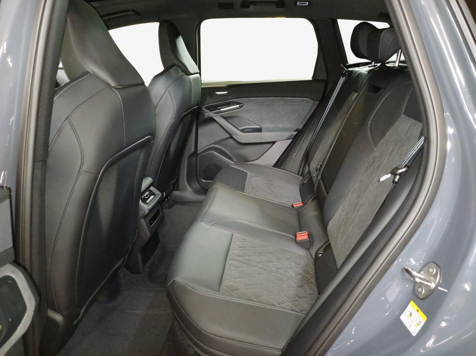 AUDI Q6 e-tron quattro-image-11