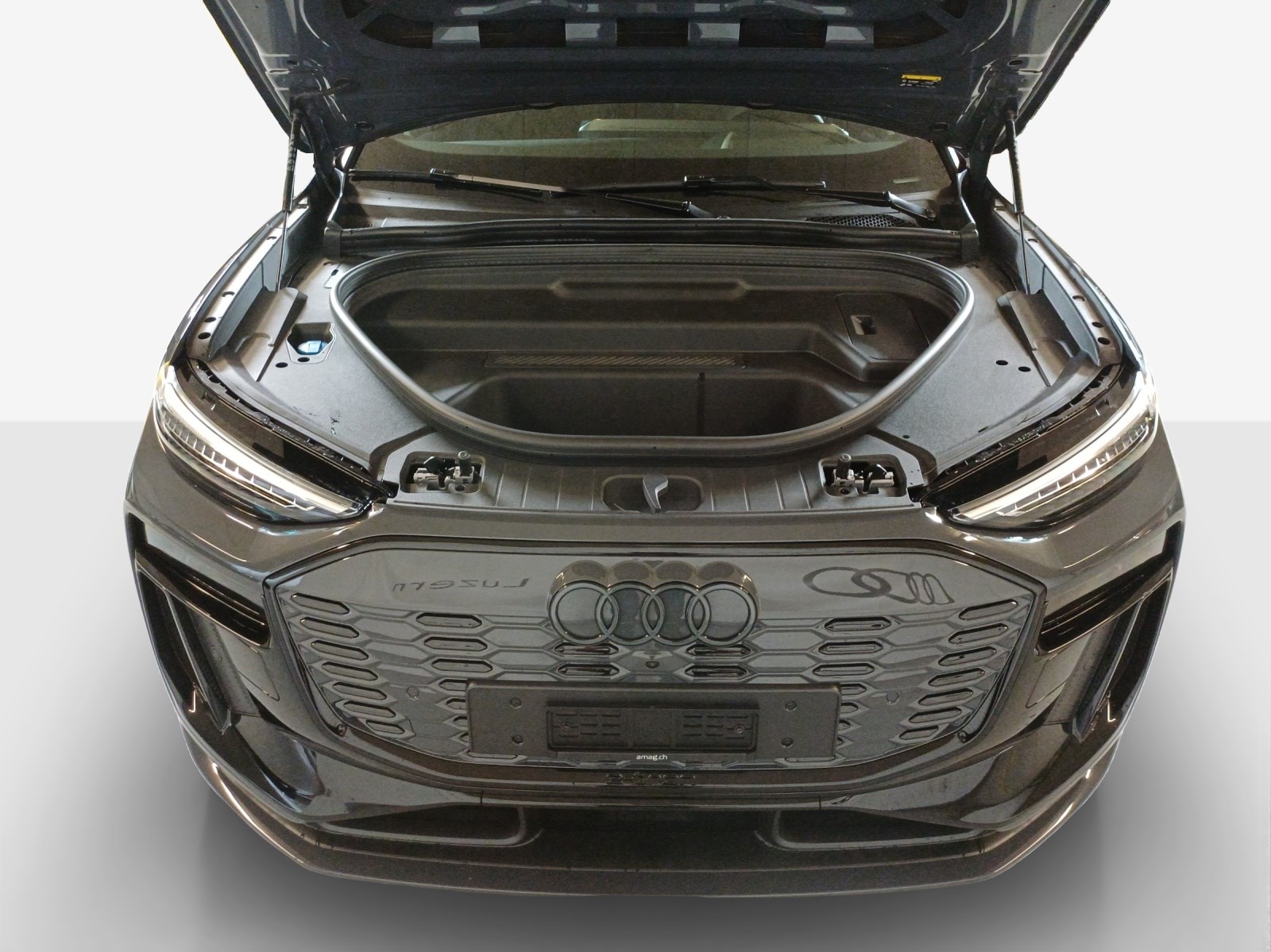 AUDI Q6 e-tron quattro-image-14