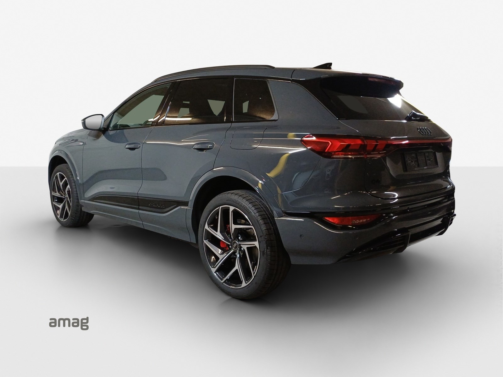 AUDI Q6 e-tron quattro-image-2