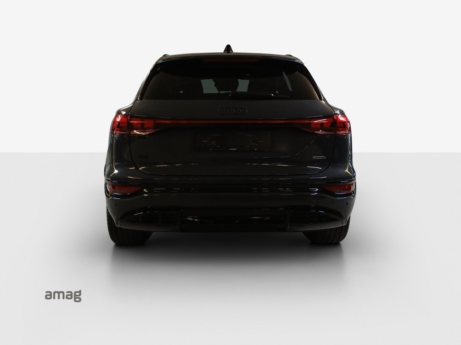 AUDI Q6 e-tron quattro-image-3