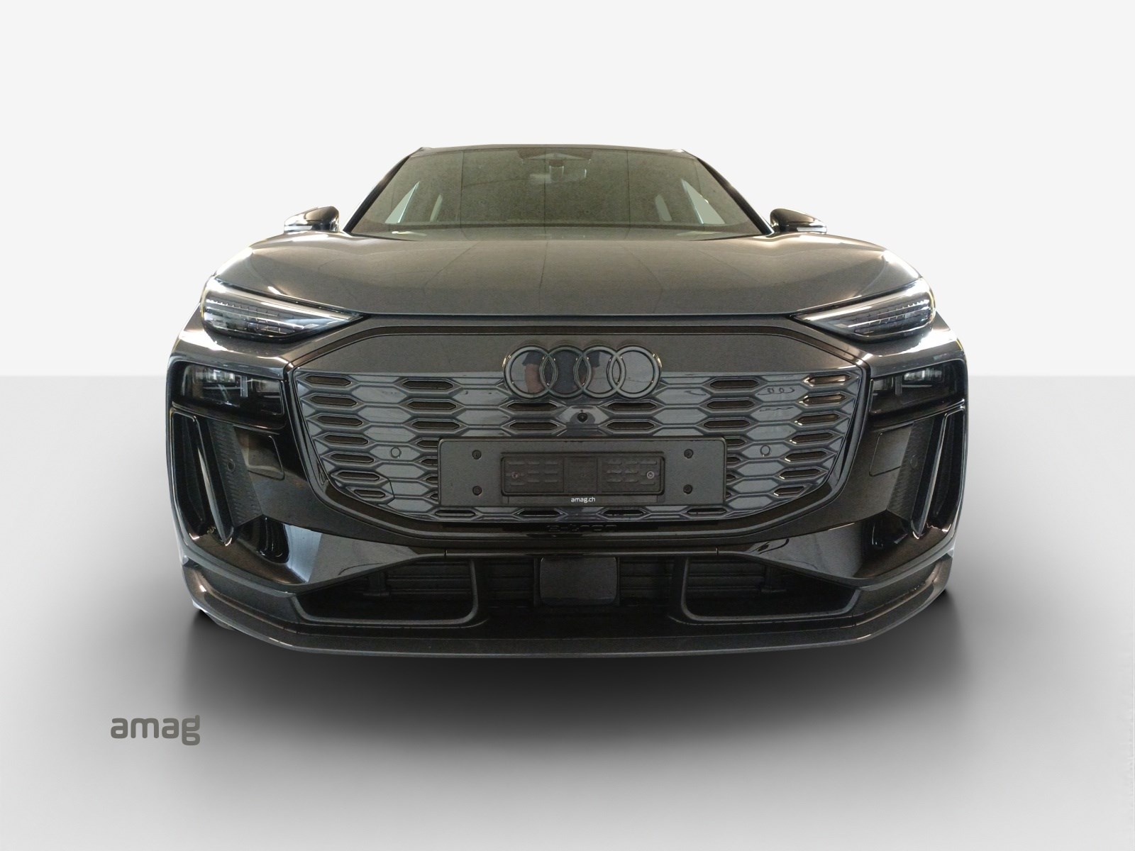 AUDI Q6 e-tron quattro-image-6